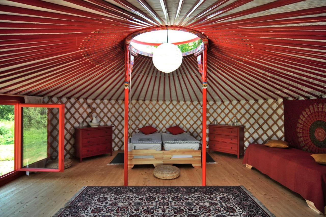 Luxury tent Jurty V Sadu *