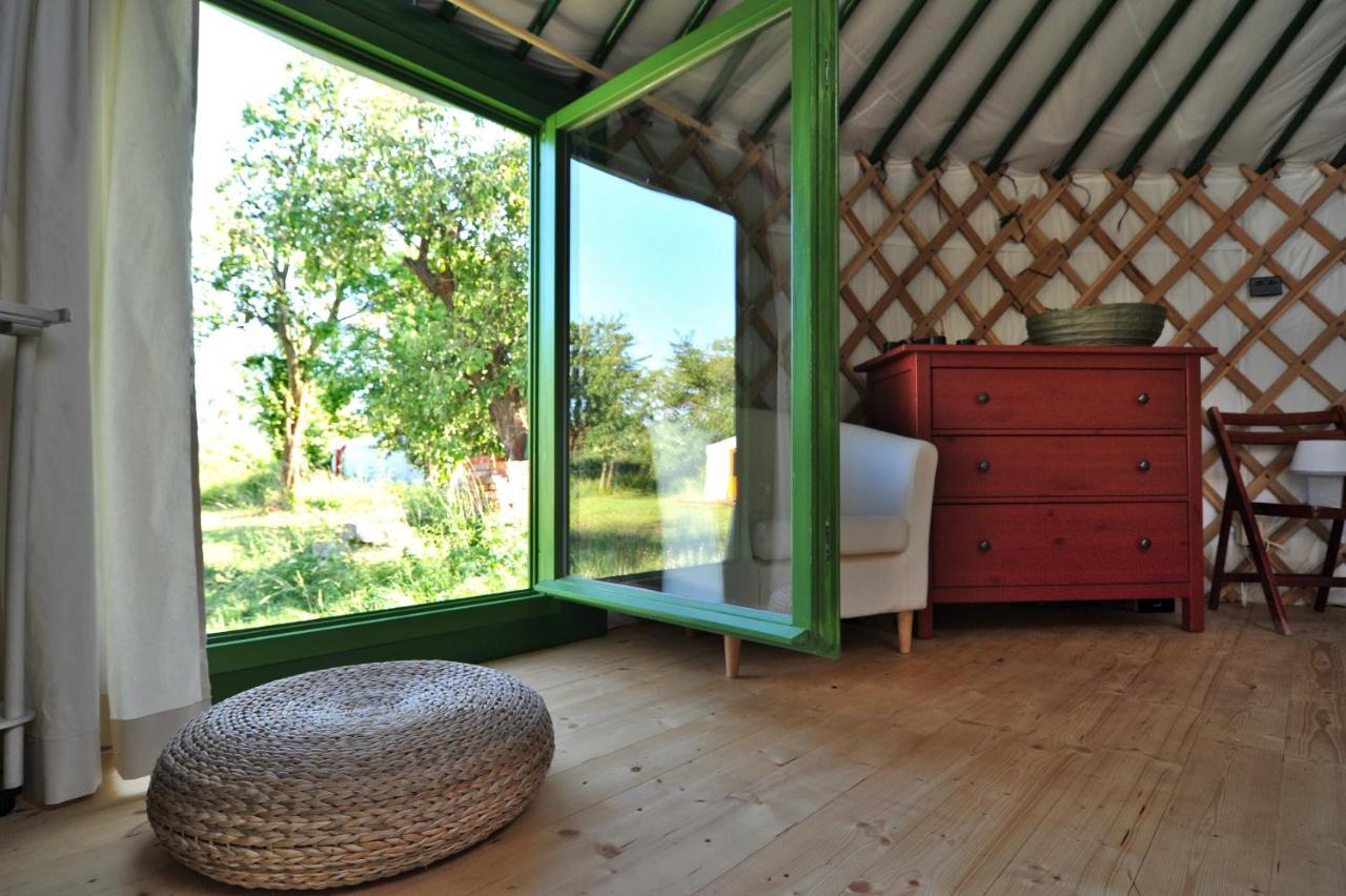 Jurty V Sadu Luxury tent