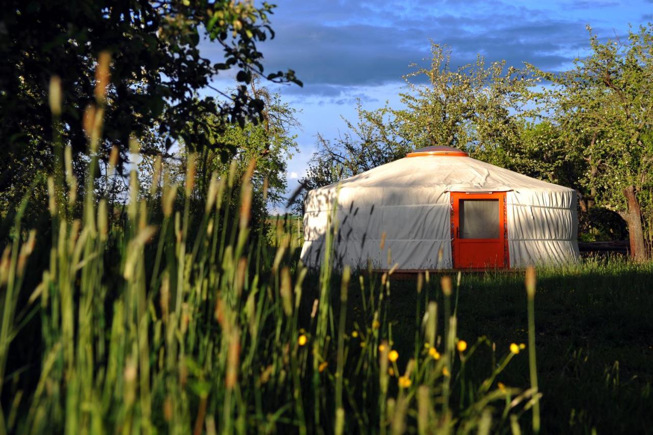 Jurty V Sadu Luxury tent