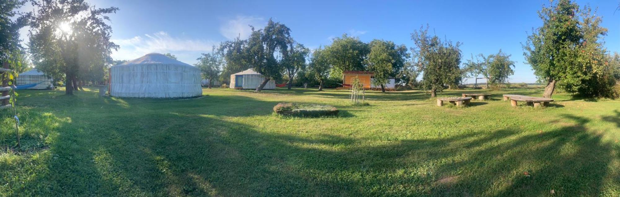 Jurty V Sadu Luxury tent Cesky Brod