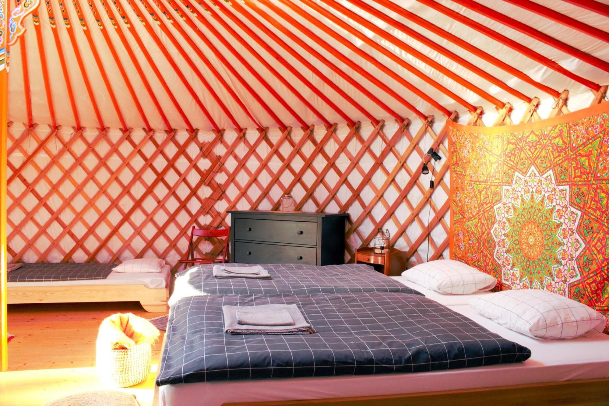 Luxury tent Jurty V Sadu *