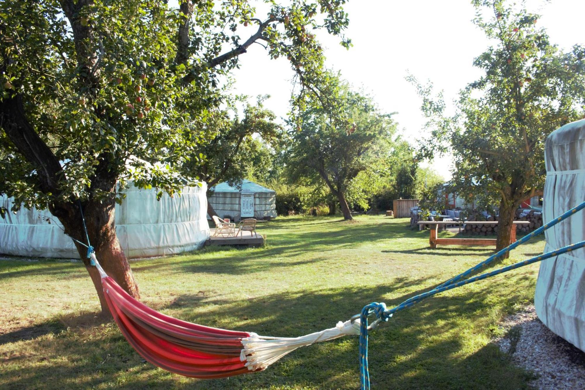 Jurty V Sadu Glamping Cesky Brod